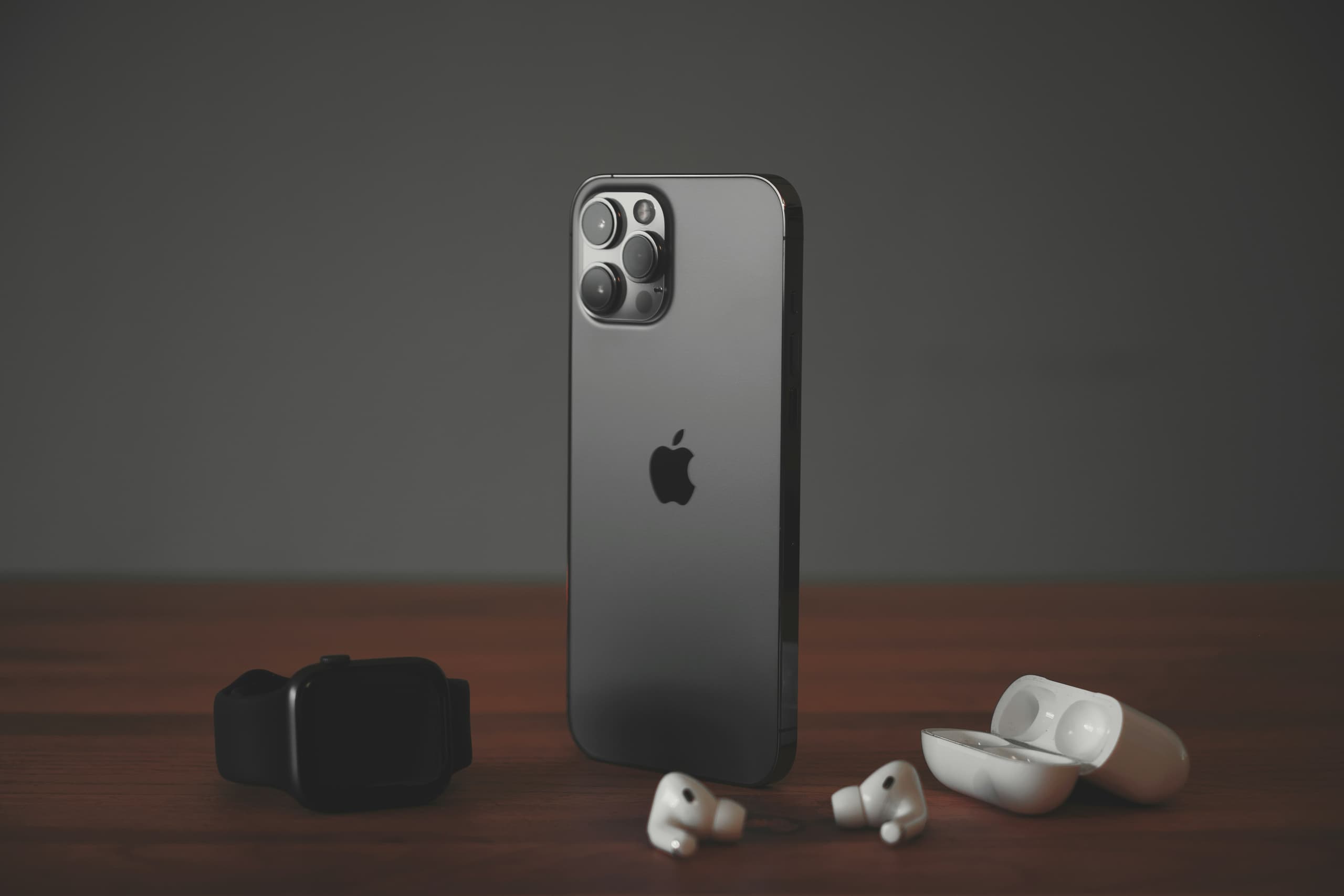 Native watchOS vs Companion App: Architecture Decision for Your iPhone App (2026)