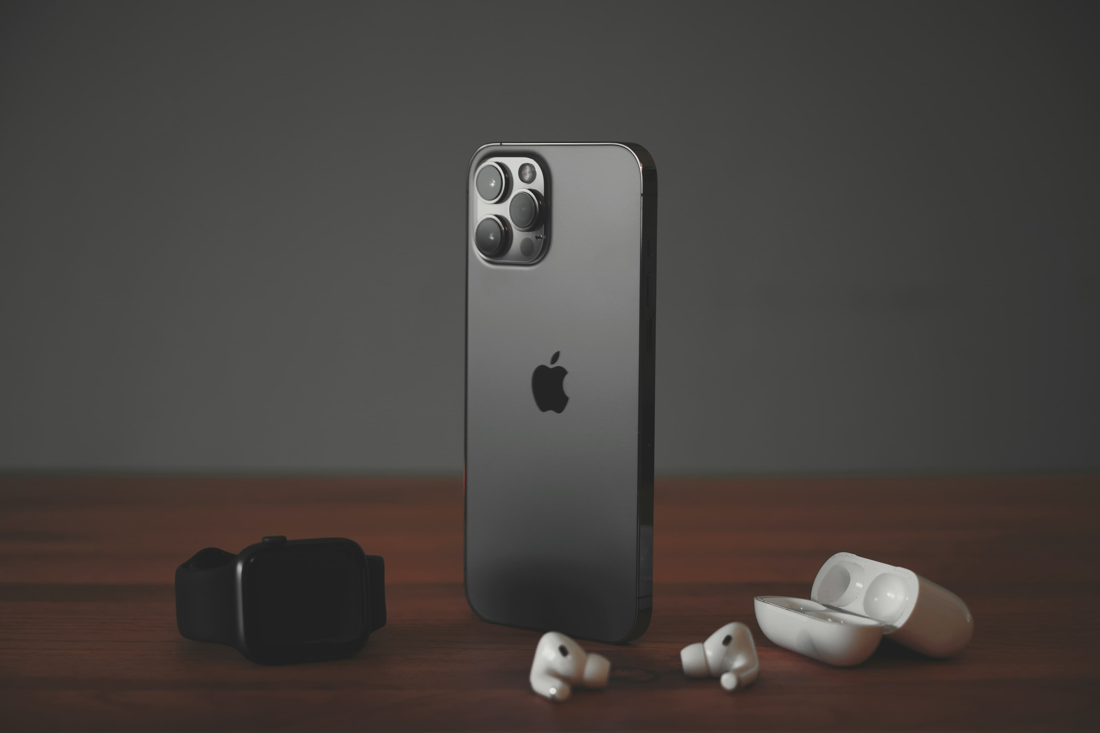 Native watchOS vs Companion App: Architecture Decision for Your iPhone App (2026)